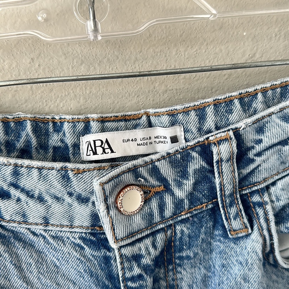 ZARA Ligh Wash High Waisted Distressed Mom Jeans Size 8 - Picture 6 of 16